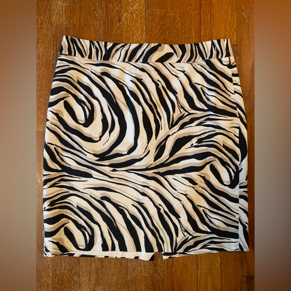 Loft black/tan/white print skirt
